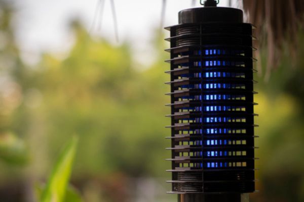 UV light mosquito trap